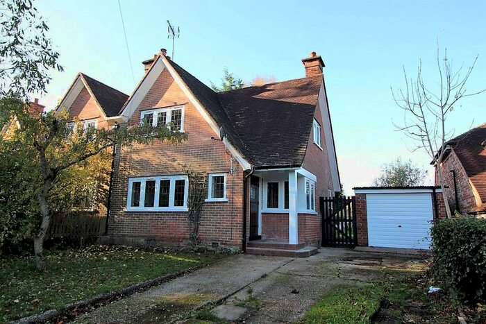3 Bedroom Cottage To Rent In Bowden Green, Pangbourne, Reading, RG8
