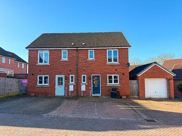3 Bedroom Semi-Detached House To Rent In Roys Place, Bathpool, Taunton, TA2