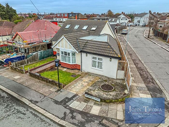 5 Bedroom Detached House For Sale In Emsworth Road, Barkingside, London, IG6