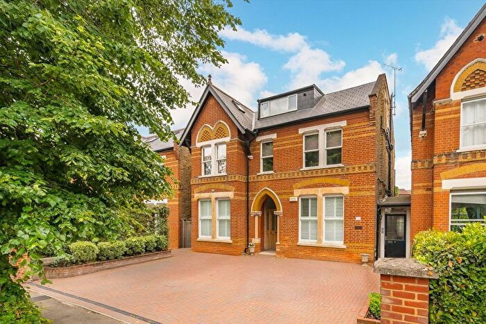 2 Bedroom Flat To Rent In Culmington Road, Ealing, W13
