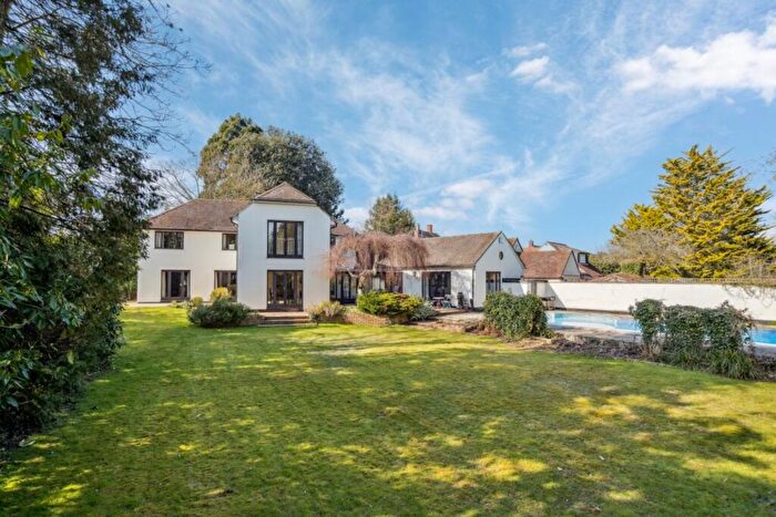 5 Bedroom Detached House For Sale In High Street, Haddenham, HP17