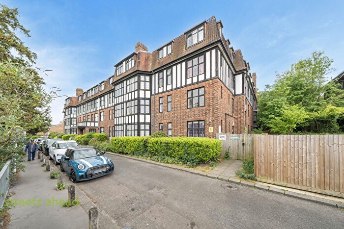 1 Bedroom Flat For Sale In Addiscombe Road, Croydon, CR0