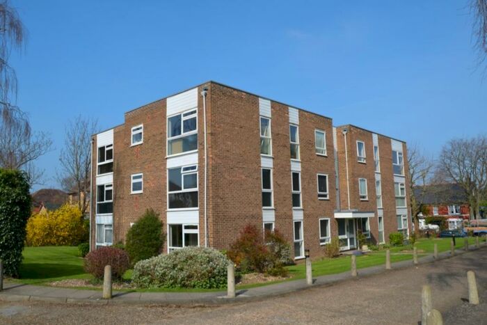 2 Bedroom Flat To Rent In Mulgrave Road, Sutton, Surrey, SM2