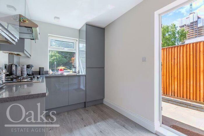 1 Bedroom Flat To Rent In Oval Road, East Croydon, CR0