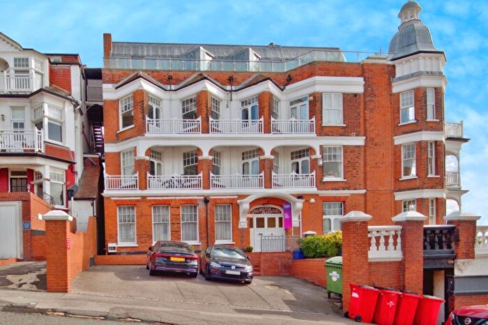 3 Bedroom Apartment For Sale In Palmeira Avenue, Westcliff-on-Sea, SS0