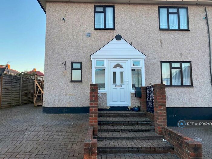 3 Bedroom Semi-Detached House To Rent In House, Crayford, DA1