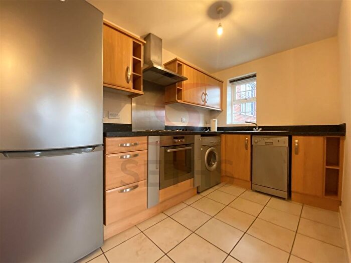 2 Bedroom Flat To Rent In Birkby Close, Hamilton, Leicester, LE5