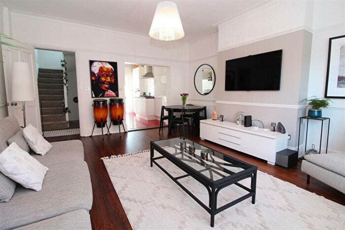 2 Bedroom Duplex To Rent In London Road, St. Albans, AL1