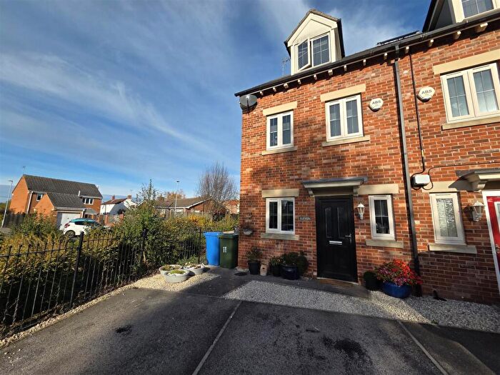 3 Bedroom Semi-Detached House For Sale In Burleigh Court, Tuxford, Newark, NG22