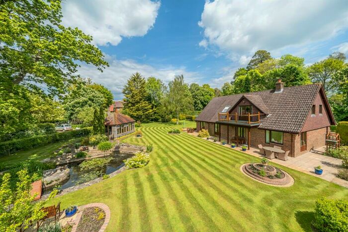 5 Bedroom Detached House For Sale In Marringdean Road, Billingshurst, RH14