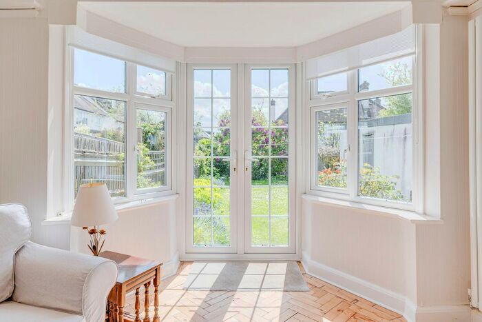 3 Bedroom Semi-Detached House To Rent In Willow Way, Finchley, London, N3