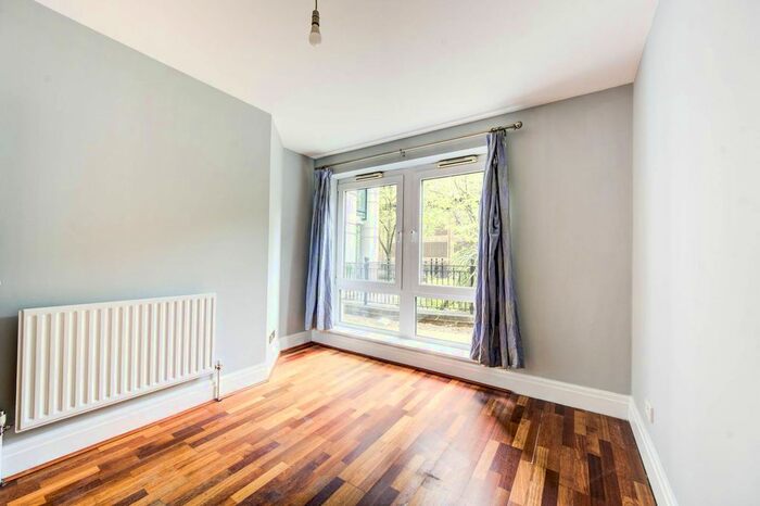 2 Bedroom Flat To Rent In Beckford Close, Kensington, London, W14