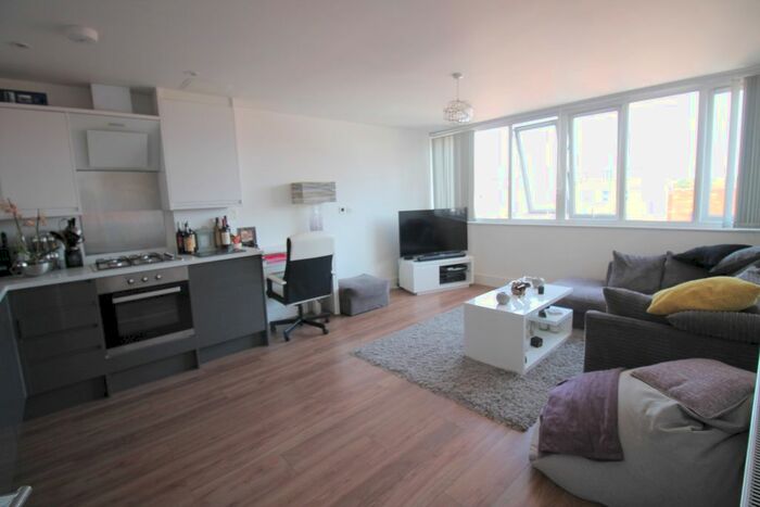 1 Bedroom Flat To Rent In High Street, Waltham Cross, EN8