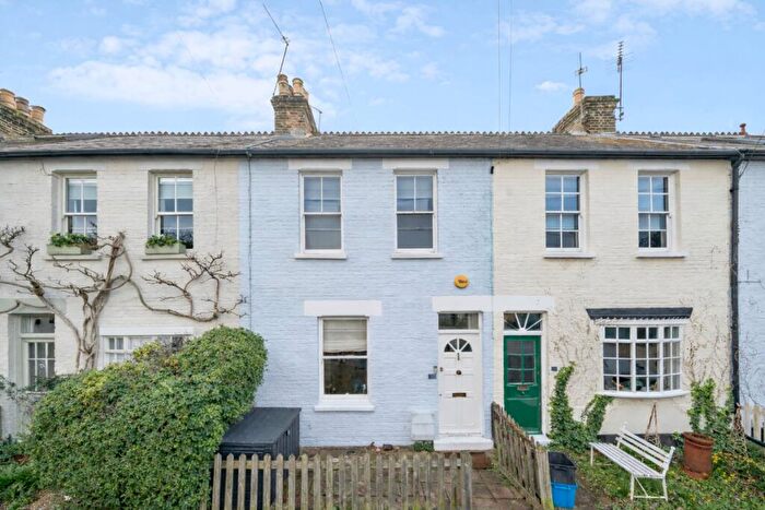 3 Bedroom Terraced House For Sale In Victoria Road, SW14