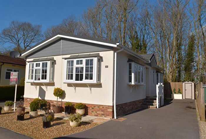 2 Bedroom Park Home For Sale In New Park, Harrogate Road, Ripon, HG4
