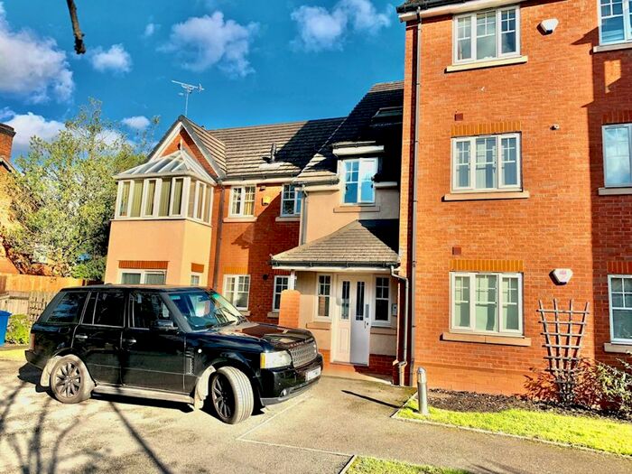 3 Bedroom Apartment To Rent In Shirley Road, Acocks Green, B27