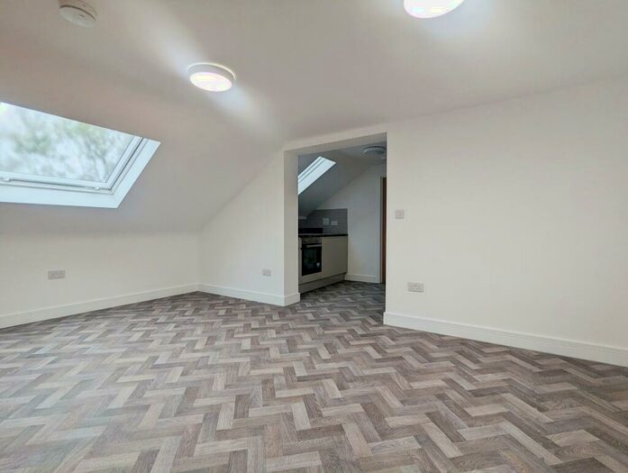 Studio To Rent In Station Road, HP13