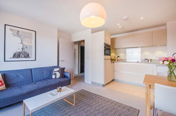 1 Bedroom Flat For Sale In Hastings Road, Canning Town, London, E16