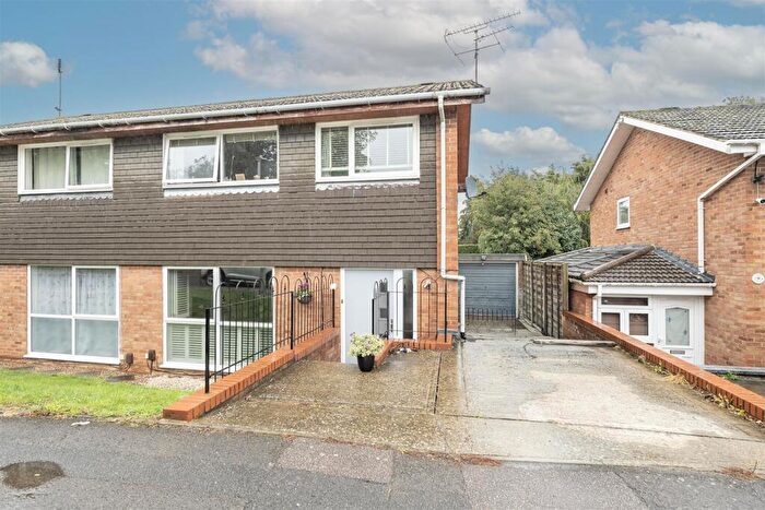 3 Bedroom Semi Detached House For Sale In Barrons Row, Harpenden, AL5