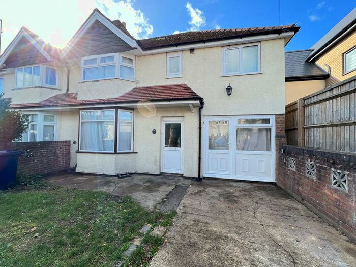 6 Bedroom House To Rent In Cricket Road, Oxford, OX4