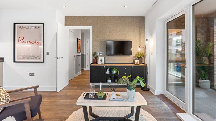 1 Bedroom Flat For Sale In Newmarket Road, Teversham, Cambridge, CB5