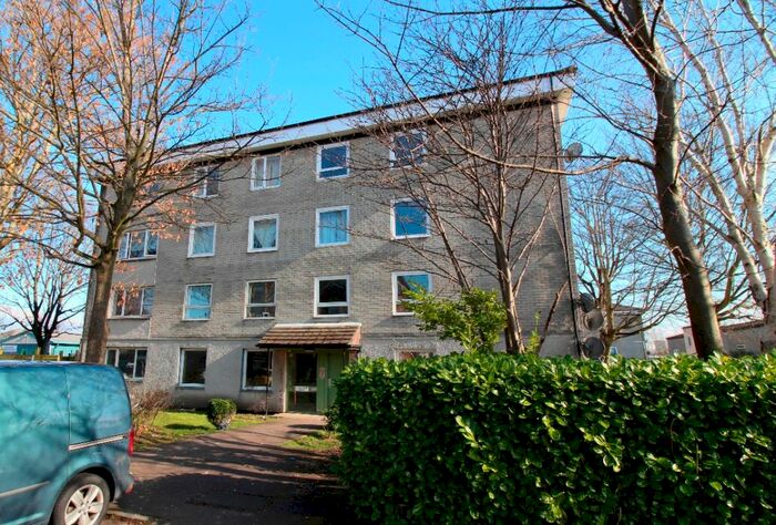 2 Bedroom Flat To Rent In Glenbervie Road, Grangemouth, FK3