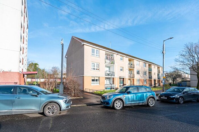 2 Bedroom Flat To Rent In Northland Drive, Flat -, Scotstounhill, Glasgow, G14