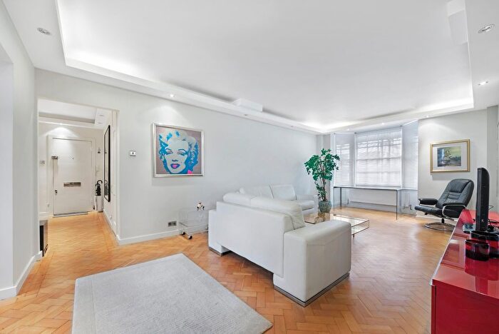 2 Bedroom Flat To Rent In Buckingham Court, Kensington Park Road, London, W11