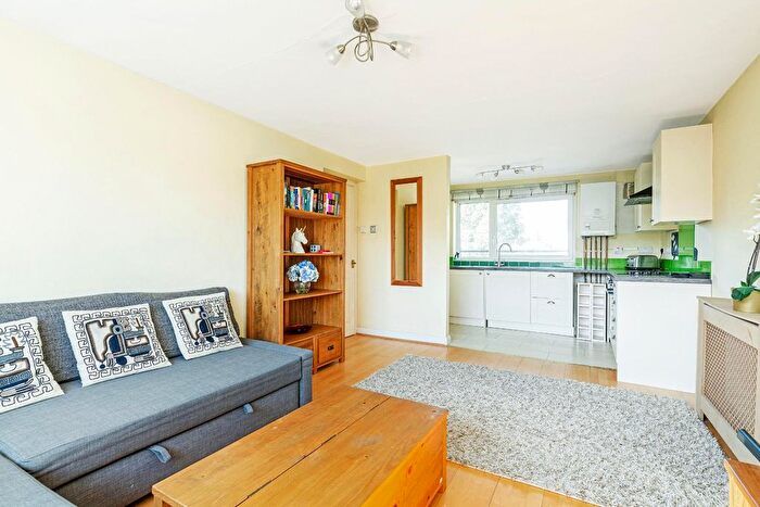 1 Bedroom Flat To Rent In Wheeler Court, Plough Road, London, SW11