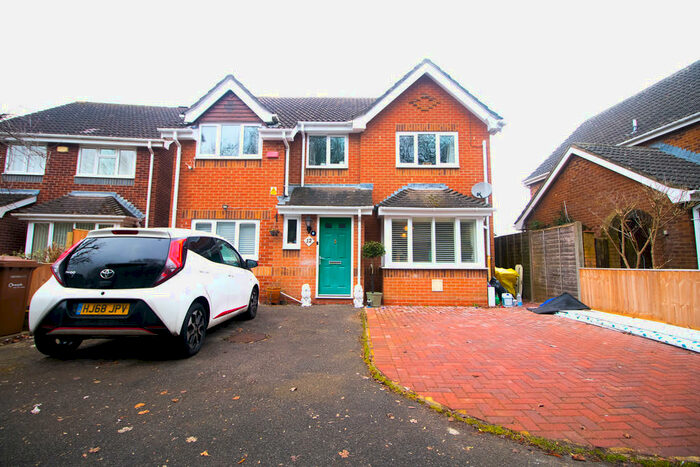 4 Bedroom Detached House To Rent In Stourhead Close, Andover, SP10
