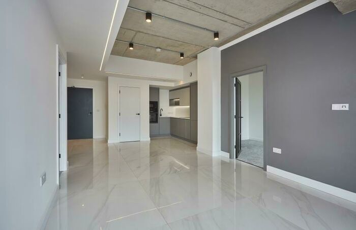 2 Bedroom Apartment To Rent In Apt . :: One Silk Street, M4