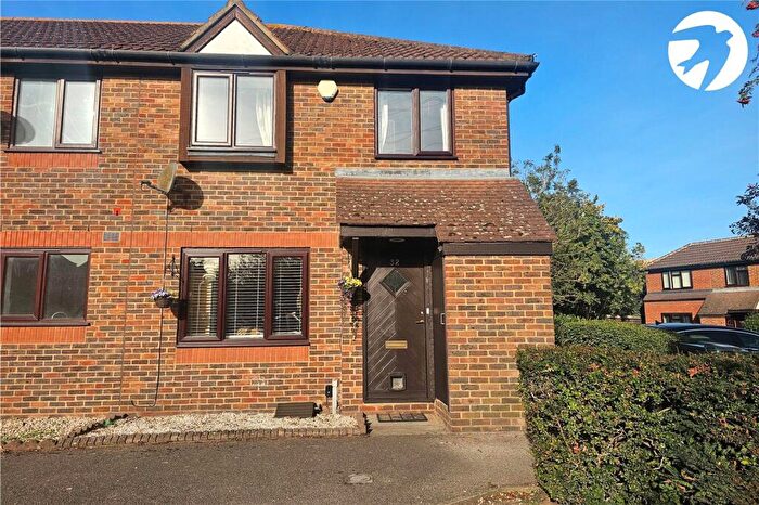 3 Bedroom End Of Terrace House For Sale In Morgan Drive, Greenhithe, Kent, DA9
