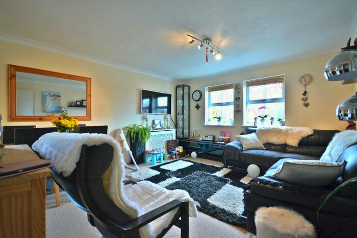2 Bedroom Apartment To Rent In Turing Drive, Bracknell, RG12