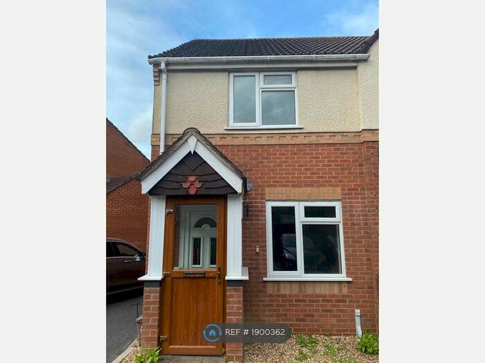 2 Bedroom End Of Terrace House To Rent In Gillingham, Gillingham, SP8