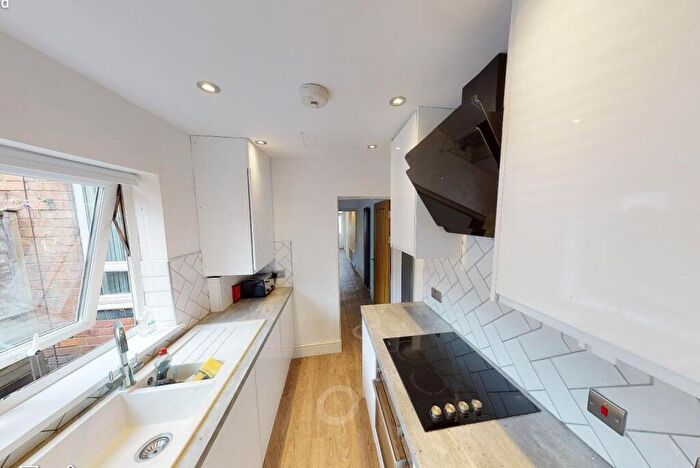 4 Bedroom Terraced House To Rent In Daisy Road, Birmingham, B16