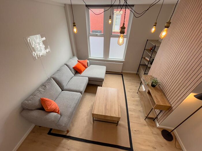 4 Bedroom House To Rent In Connaught Road, L7