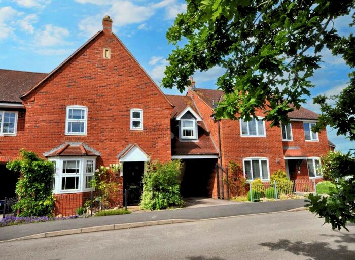 4 Bedroom Link Detached House For Sale In Old Gorse Way, Mawsley, Kettering, NN14