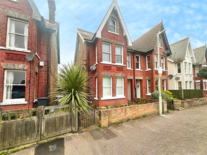 2 Bedroom Flat For Sale In Cavendish Road, Herne Bay, Kent, CT6
