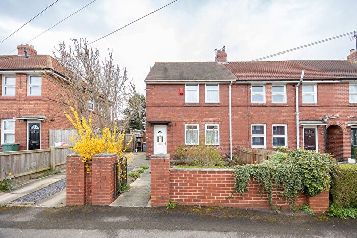 3 Bedroom End Of Terrace House For Sale In Hadrian Avenue, York, YO10