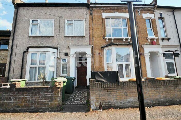 1 Bedroom Apartment To Rent In Howards Road, London, E13