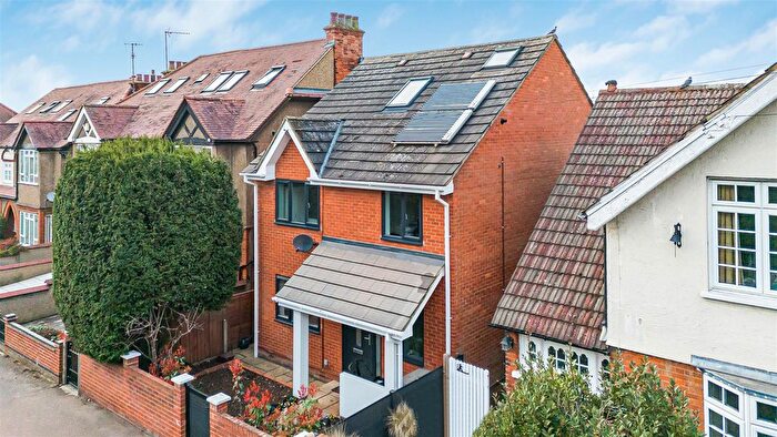 4 Bedroom Detached House For Sale In Ware Road, Hertford, SG13