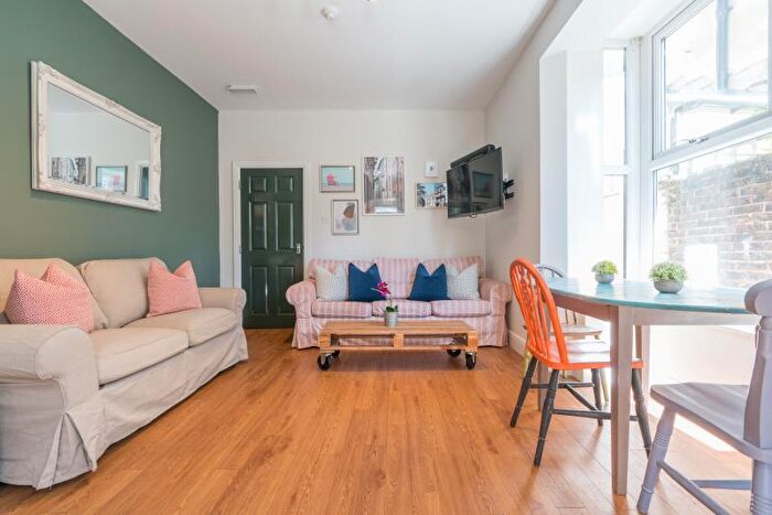 6 Bedroom Terraced House To Rent In Devonshire Avenue, Portsmouth, PO4