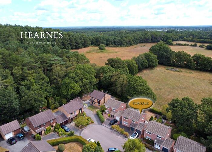 3 Bedroom Detached House For Sale In Halter Rise, Colehill, Dorset, BH21