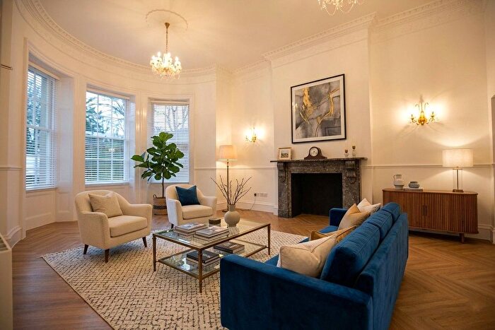 1 Bedroom Flat For Sale In Hall Floor Flat, Portland Square, Bristol, Somerset, BS2