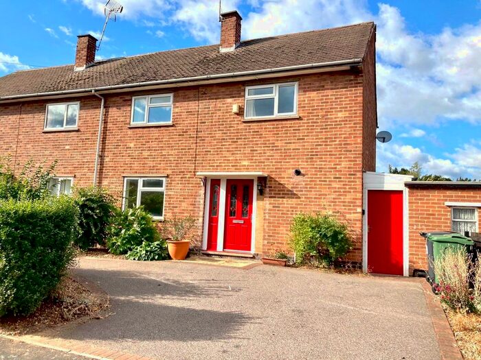 3 Bedroom Semi-Detached House To Rent In Hermitage Road, Loughborough LE11