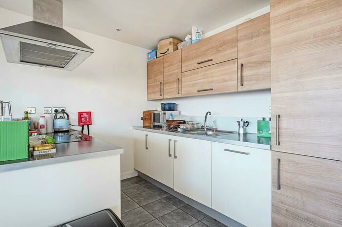 2 Bedroom Flat To Rent In Kinetica Apartments, Hackney, London, E8