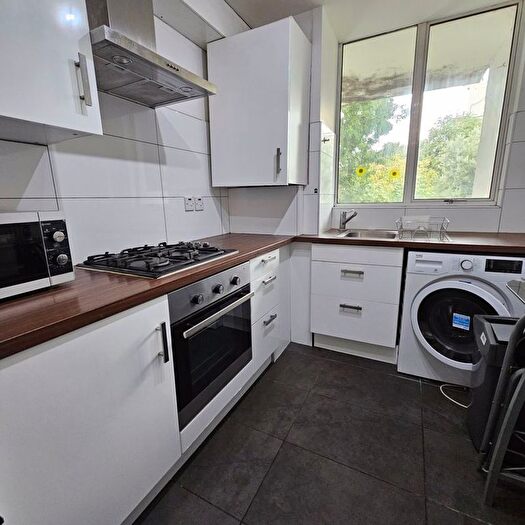 3 Bedroom Flat To Rent In Philpot Street, London, E1