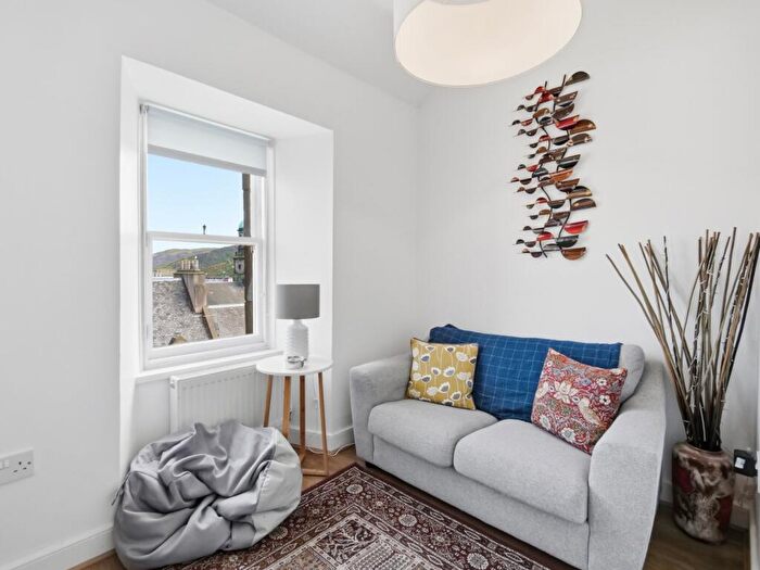 2 Bedroom Flat For Sale In / Blackfriars Street, Edinburgh, Midlothian, EH1