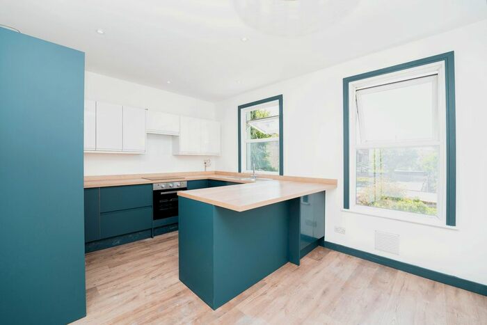 2 Bedroom Flat To Rent In Northfield Avenue, London, W13