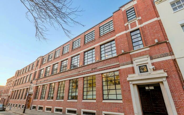 2 Bedroom Apartment To Rent In St Pauls Place, B3